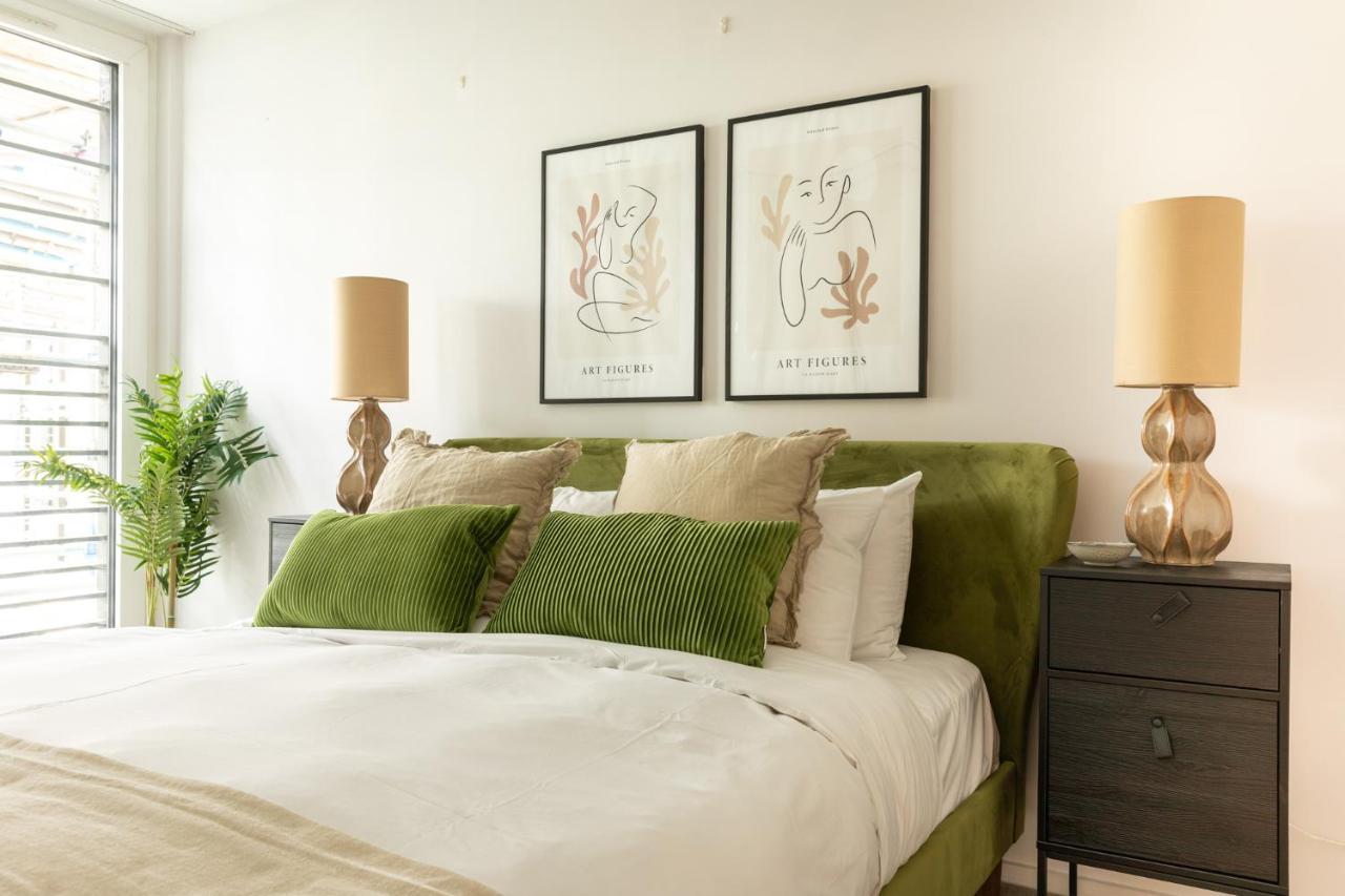 The Aurora's Nest - Lovely 3bdr With Balcony And Study Apartament *